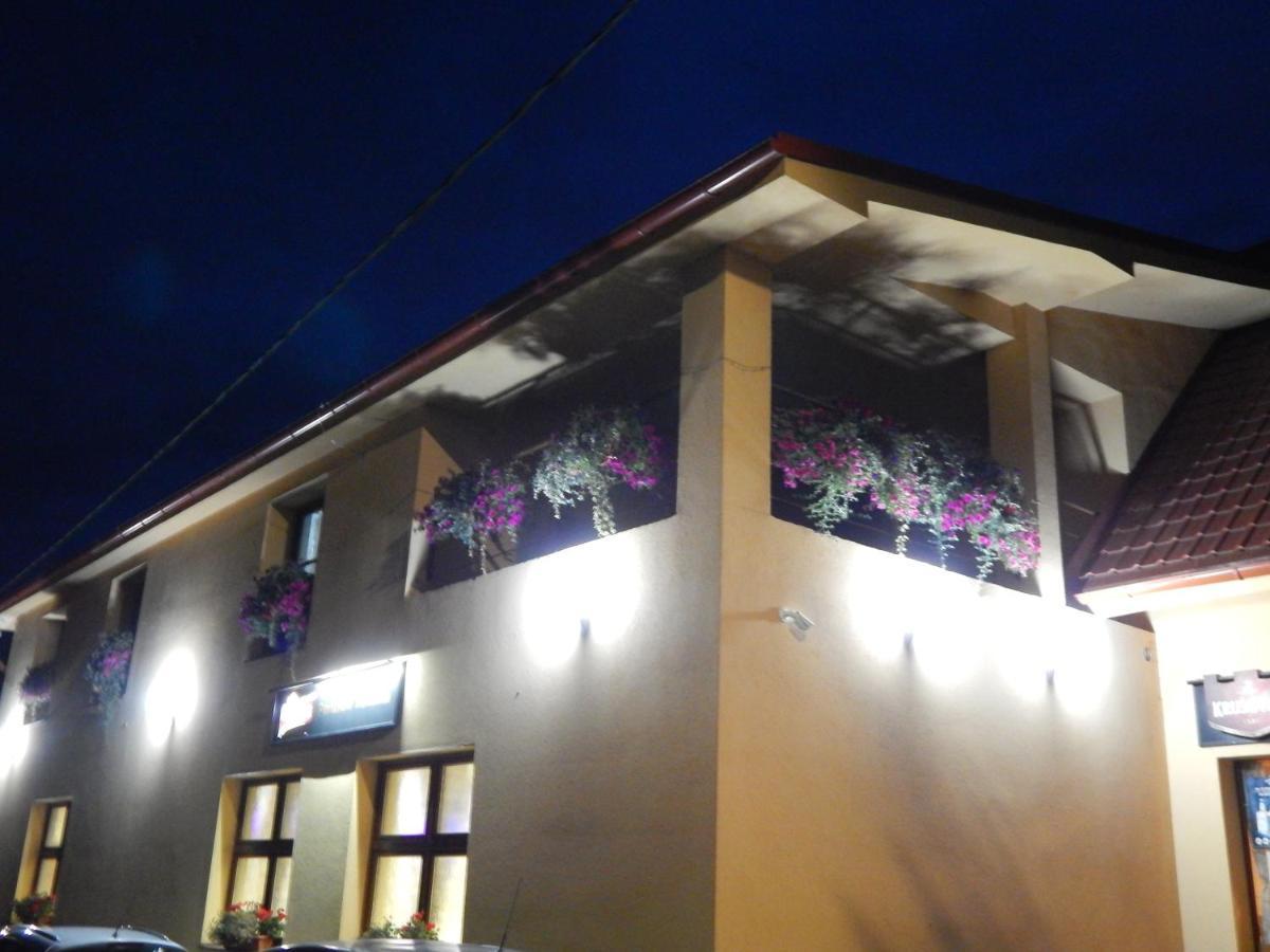 Penzion** Amalka Hrinova Exterior photo